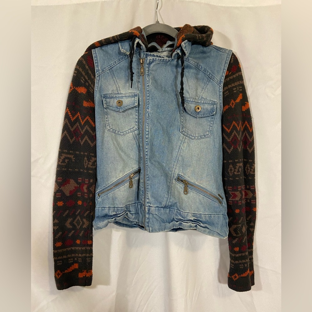 Vintage Billabong Jean Jacket with Detailed Sleeves Detachable Hood